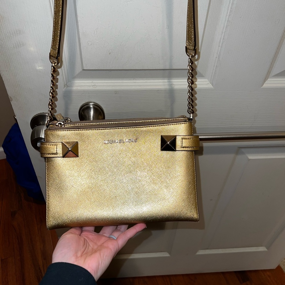 Michael kors cross body purse